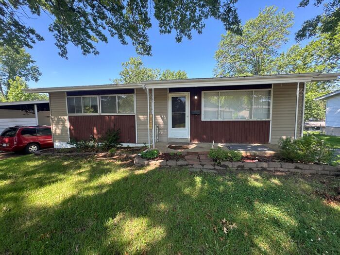 Primary Photo - Three Bed 1 Bath Home