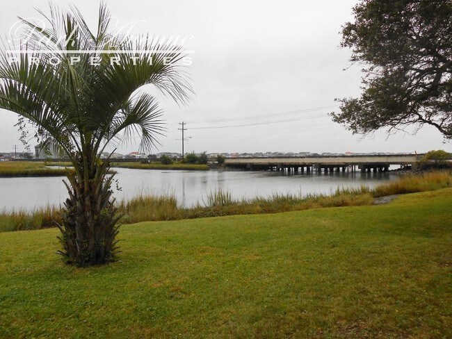Foto del edificio - 221 Sea Crest Dr
