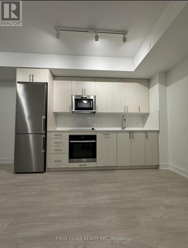 Photo du bâtiment - 2545-2545 Simcoe St N