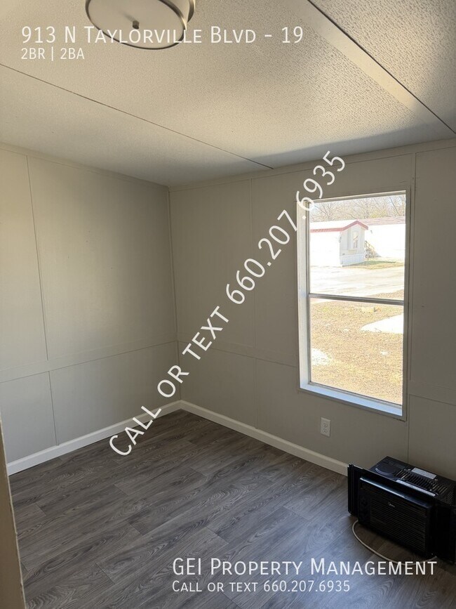 Foto del edificio - 913 N Taylorville Blvd