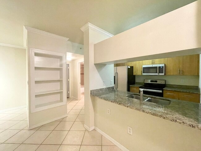 Building Photo - 6533 Emerald Dunes Dr
