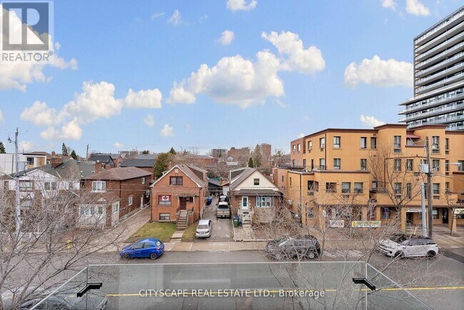 Building Photo - 591 Oakwood Ave