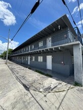 Building Photo - 485 SW 4th Ave