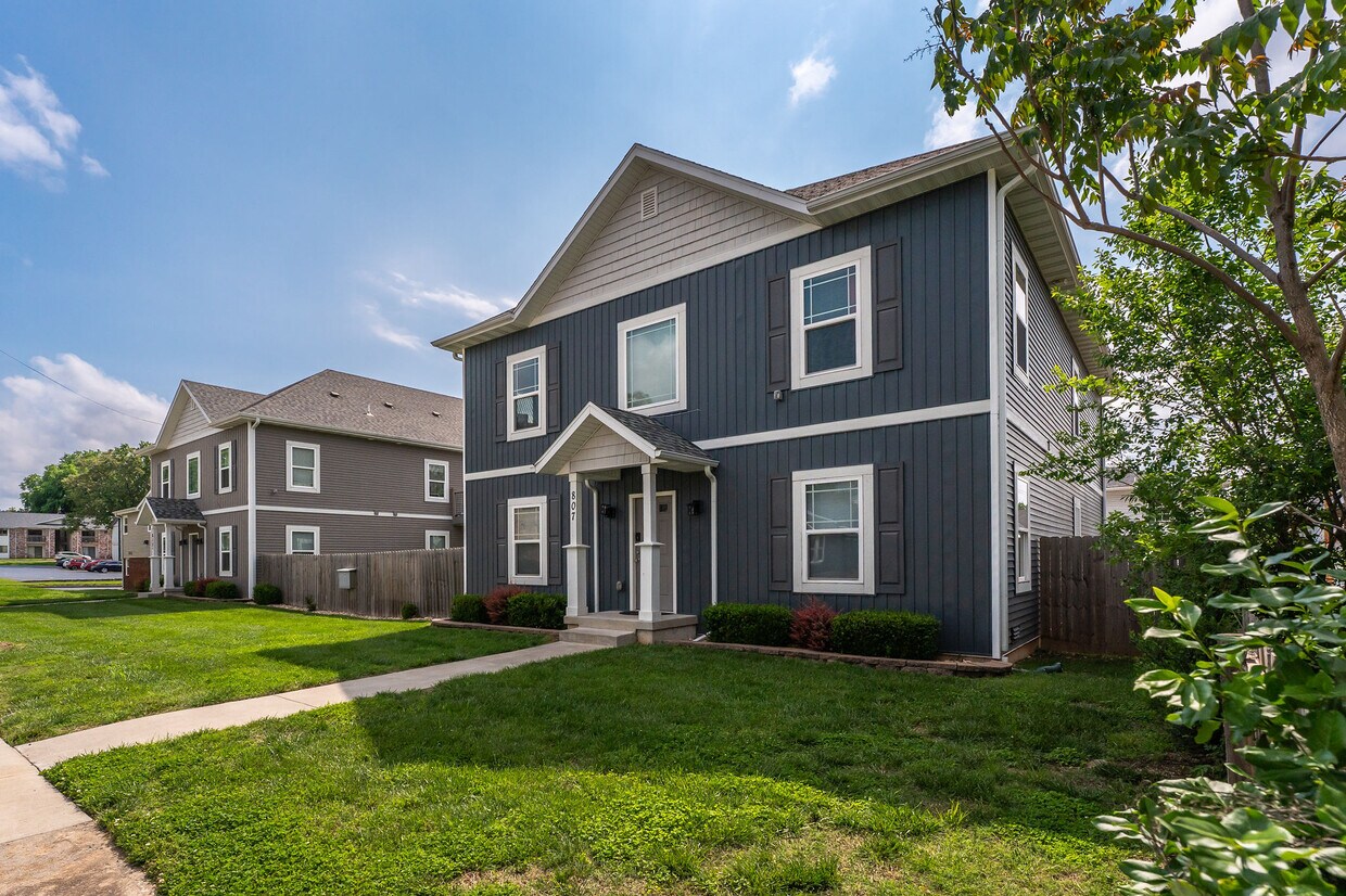 Vista frontal desde la Avenida Sur - 807 South Ave