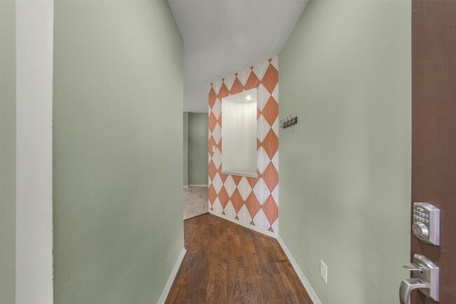 Building Photo - 14606 Vaughnville Dr