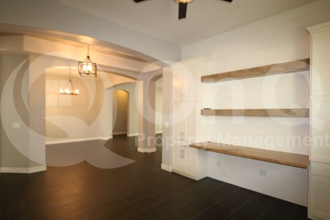 Building Photo - 3850 E Carob Dr