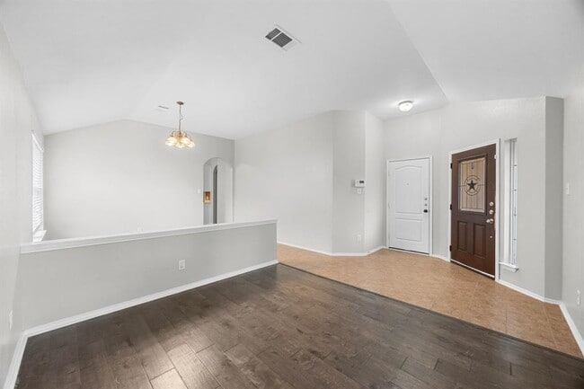 Building Photo - 119 Aguilar Dr