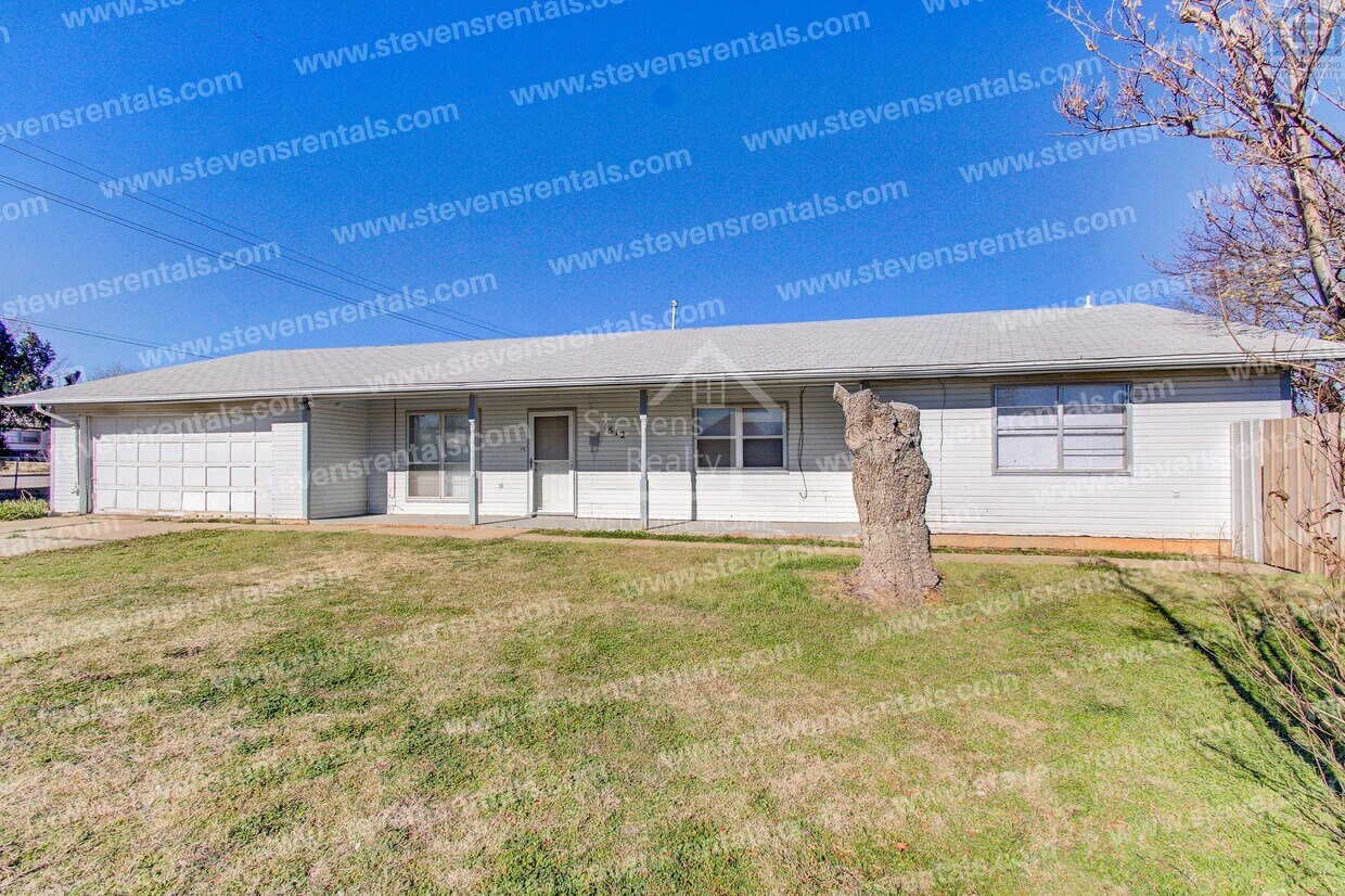 Primary Photo - 1512 SW 6th St