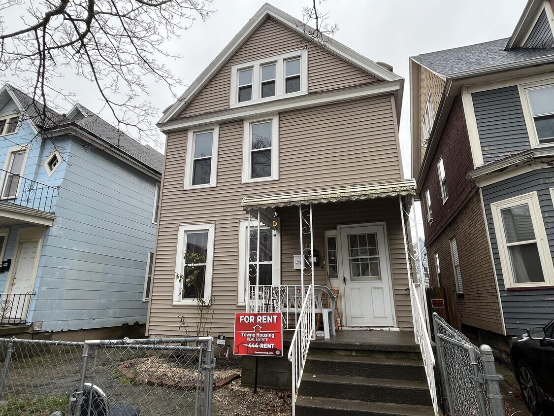 Primary Photo - 116 19th St
