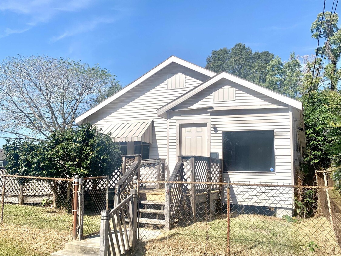 Primary Photo - 145 Alice St
