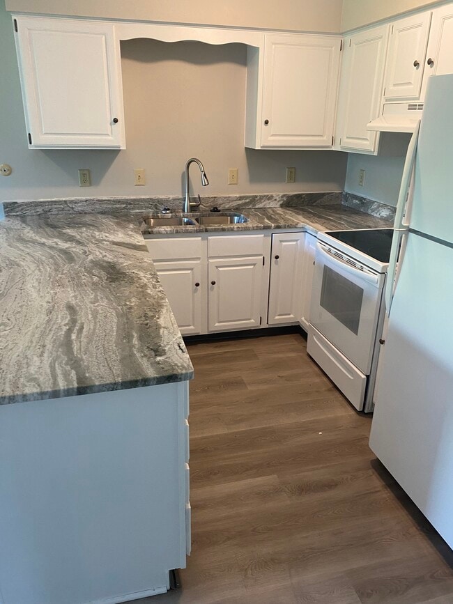 Building Photo - 5475 Archway Dr