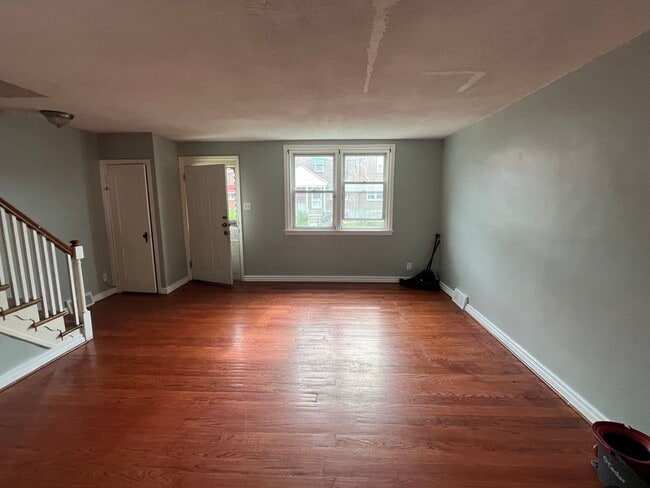 Photo - 6734 Sylvester St House