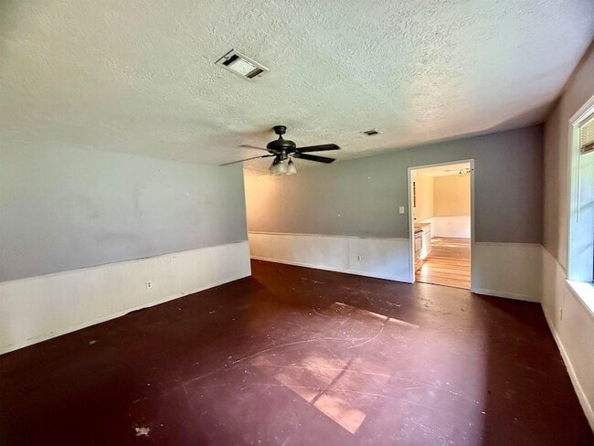 Building Photo - 1135 Cooper Ln