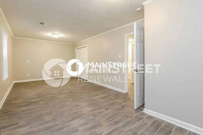 Building Photo - 4 Bedroom Pet-Friendly Home in Jonesboro, GA with Main Street Renewal