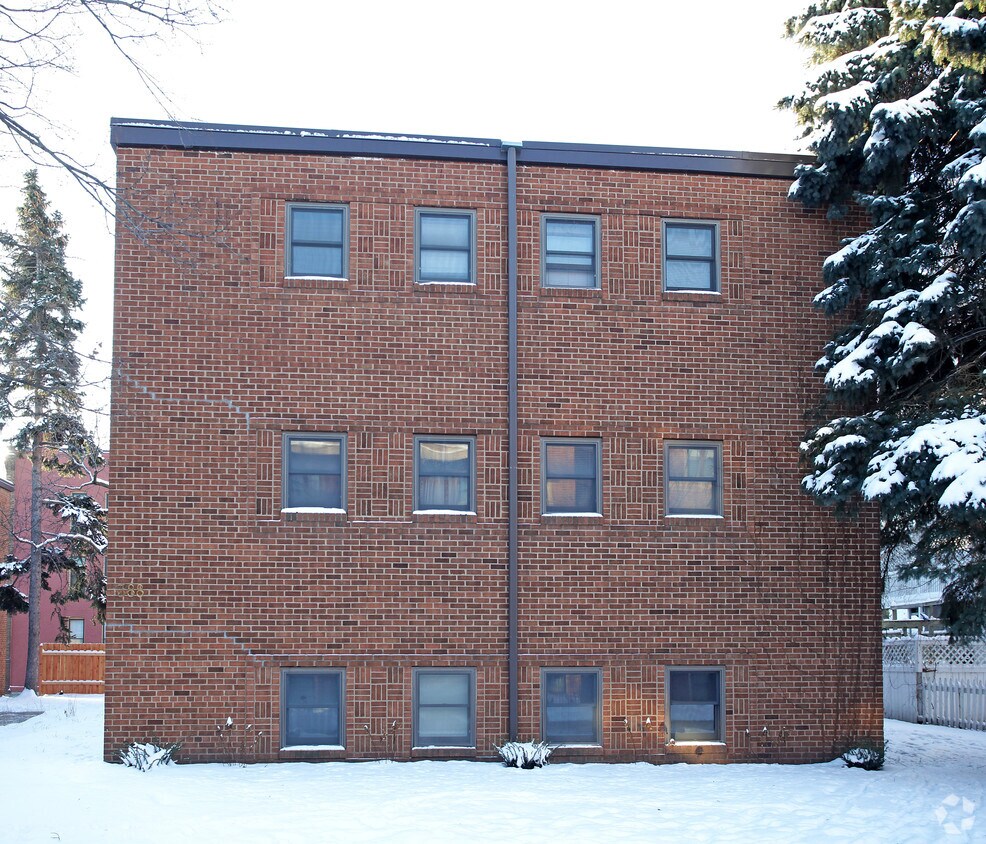 Building Photo - The Laurel Flats