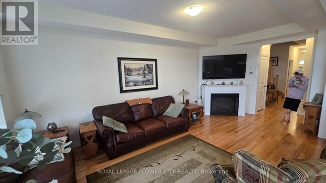 Building Photo - 1241 Rexton Dr