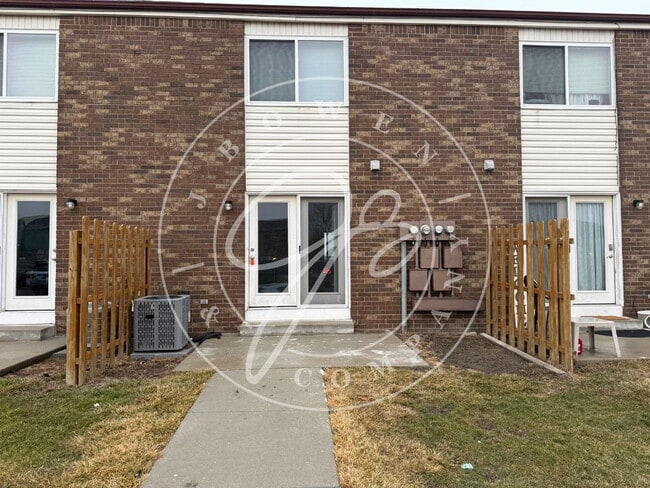 Building Photo - 7373 Ayers Rd