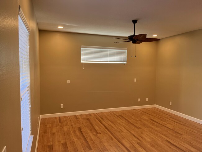 Master Bedroom - 830 Riviera Dr NE