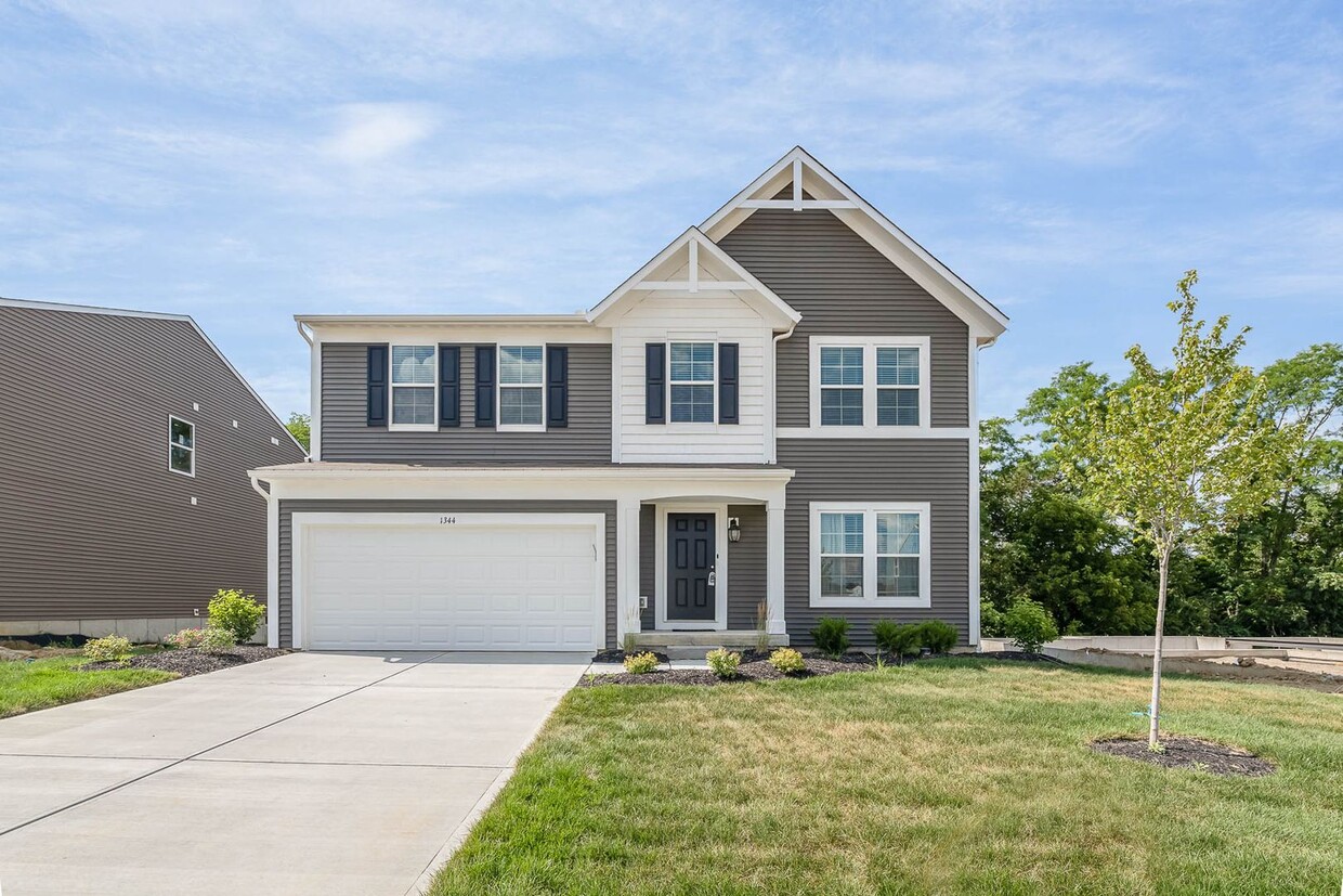 Foto principal - Fully furnished brand new construction. Lu...