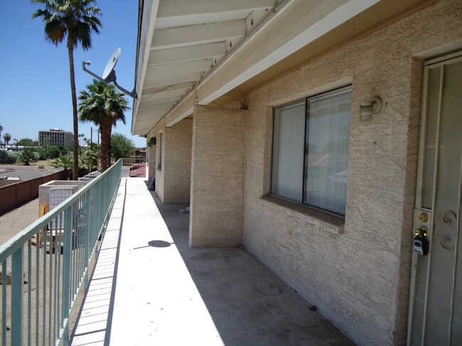 Building Photo - Desert Siesta