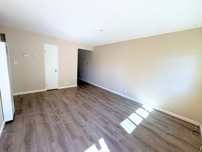Building Photo - 6123 Montecito Blvd