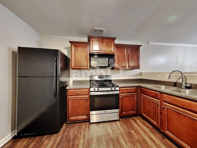 Foto del edificio - 367 Hidden Creek Ln