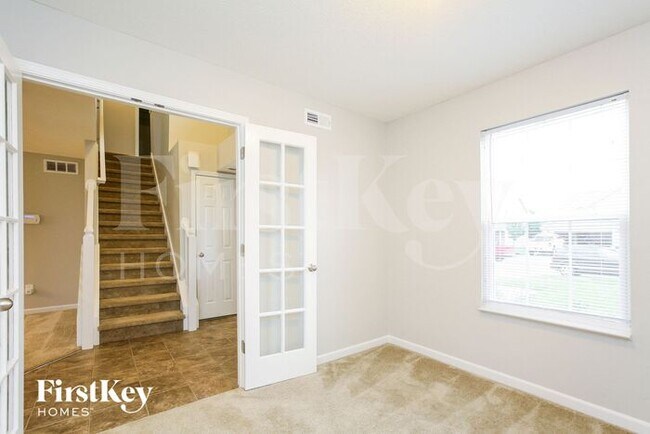 Foto del edificio - 15193 Silvercharm Dr