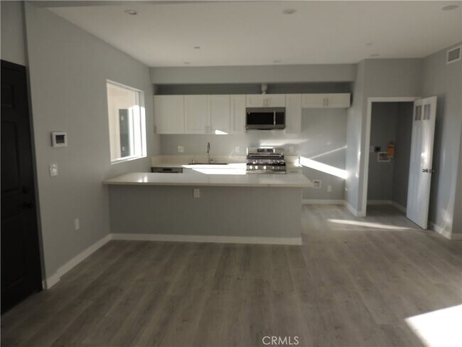 Building Photo - 22735 Del Valle St