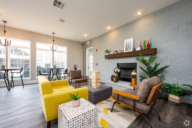 Clubhouse Lounge - The Grand at Shoaff Park