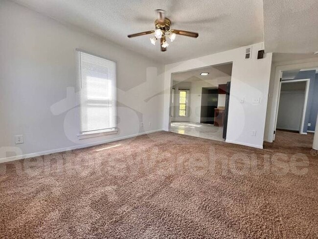 Foto del edificio - Spacious 2 Bedroom Duplex