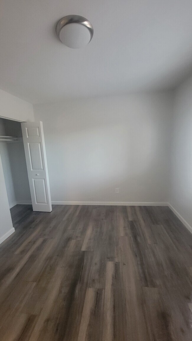 2nd bedroom - 201 Shipman Rd