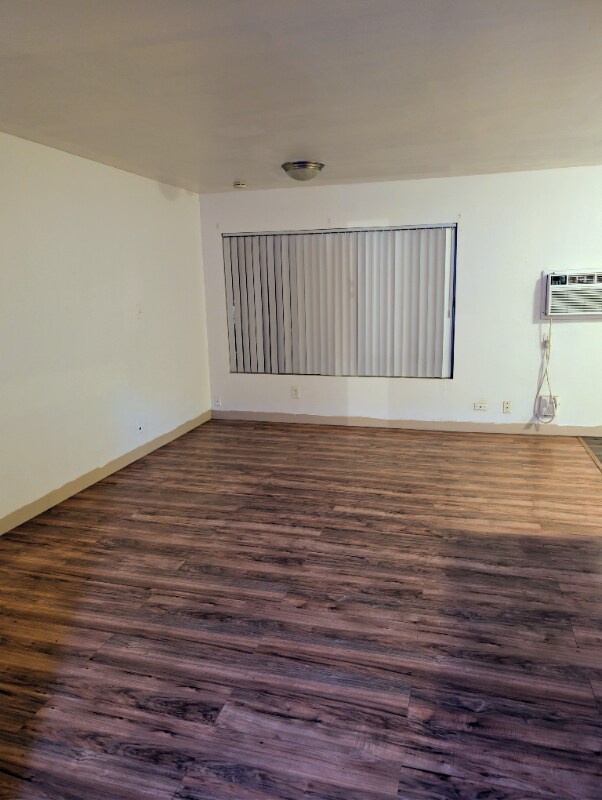 Foto del edificio - 1025 N Madison St