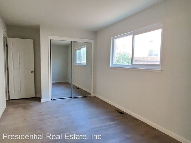 Building Photo - 446 S Bernardo Ave