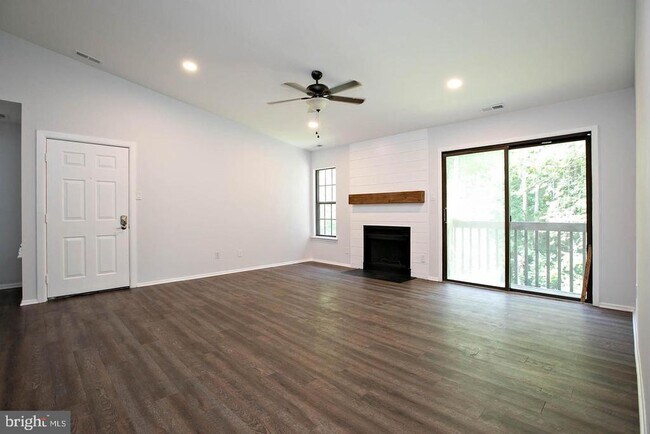 Foto del edificio - 428 Durham Ct