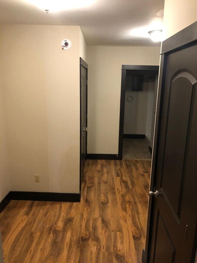 Foto del edificio - 101 W 2nd St