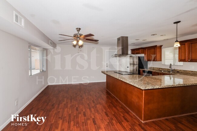 Building Photo - 3631 W Caron St