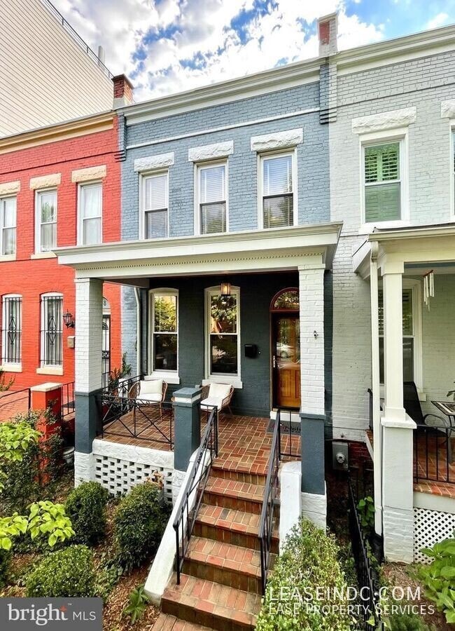 Photo - 260 15th St SE House