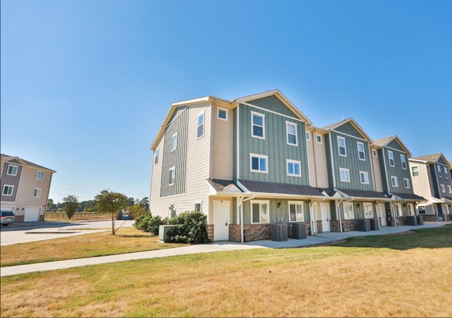 Foto del edificio - 21155 Gosling Rd