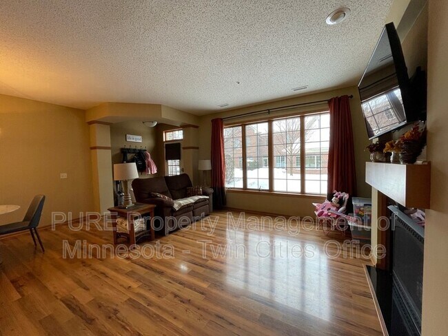 Building Photo - 12449 Flanders Ct NE