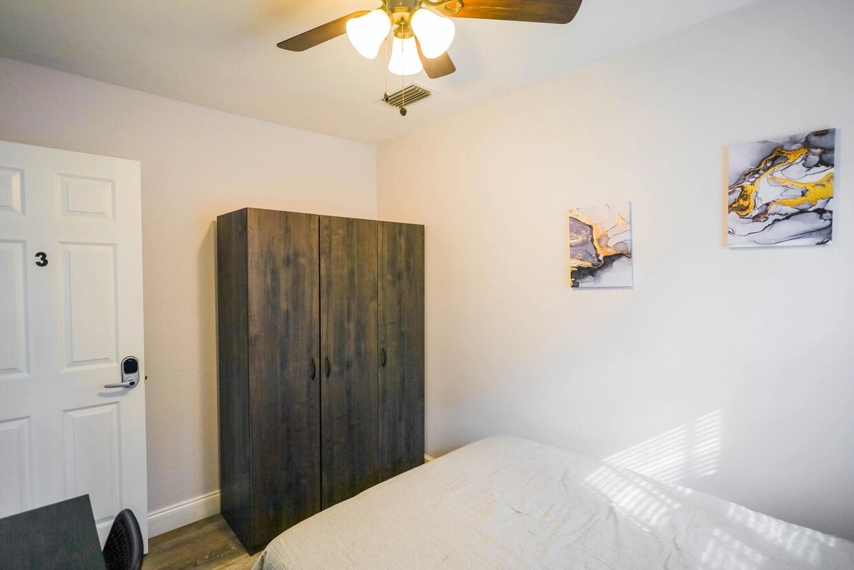 Photo - 1409 E Waters Ave (Tampa, FL)