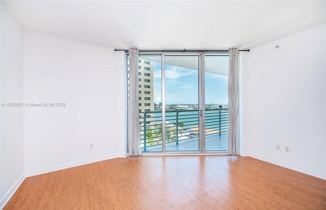 Building Photo - 335 S Biscayne Blvd