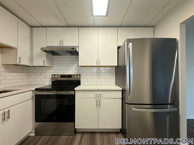 Foto del edificio - 53 Hill Rd