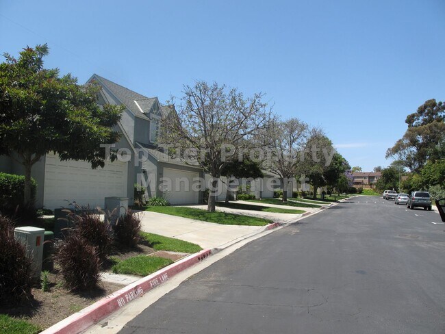 Foto del edificio - ****Beautiful 2 bed/2 bath Townhouse in Carlsbad - Great Location - Available 06/21****