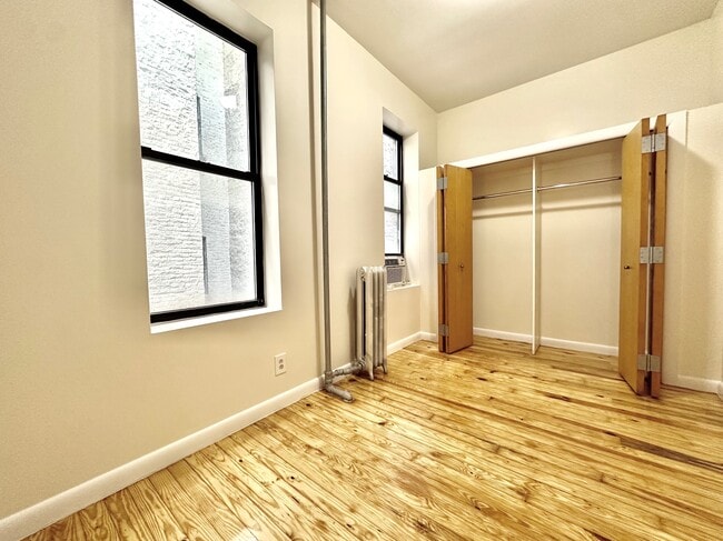 Building Photo - 309 W 111th St