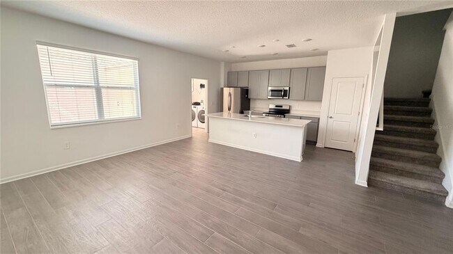 Foto del edificio - 6153 Blissful St