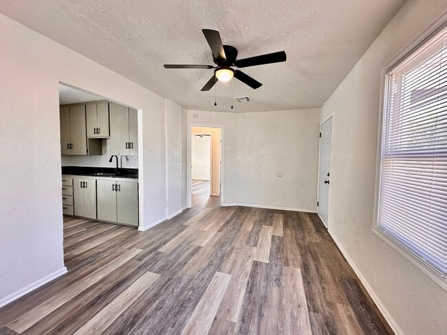 Foto del edificio - Newly Remodeled Home with Move-In Special!