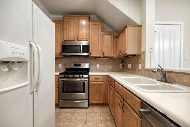 Building Photo - 8518 Cahill Dr