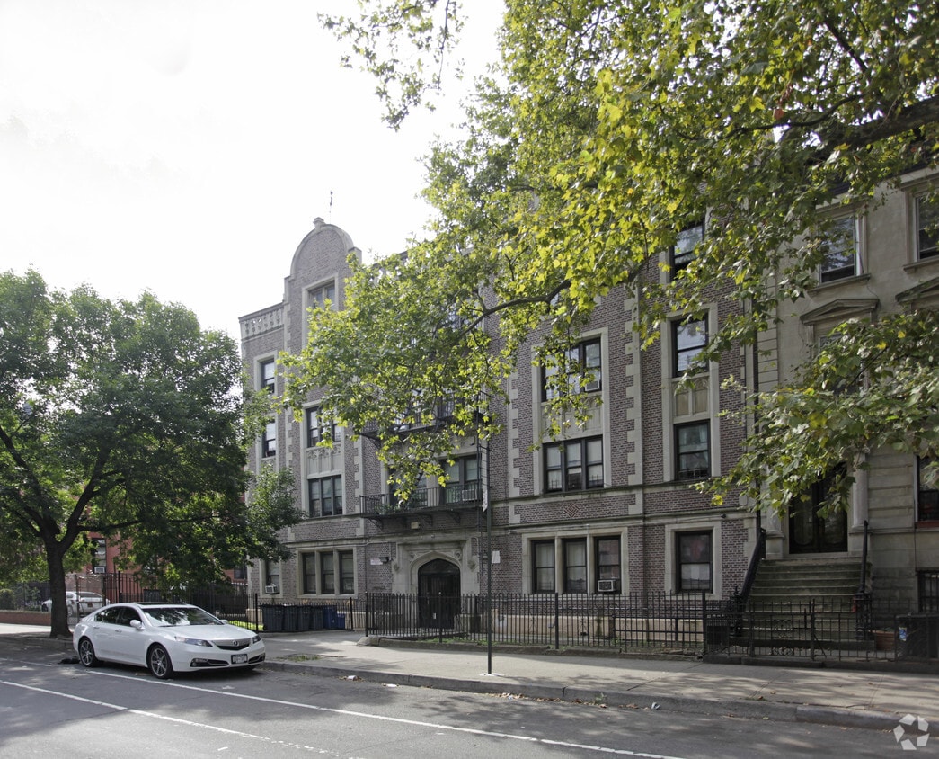 Primary Photo - 1144 Bergen St