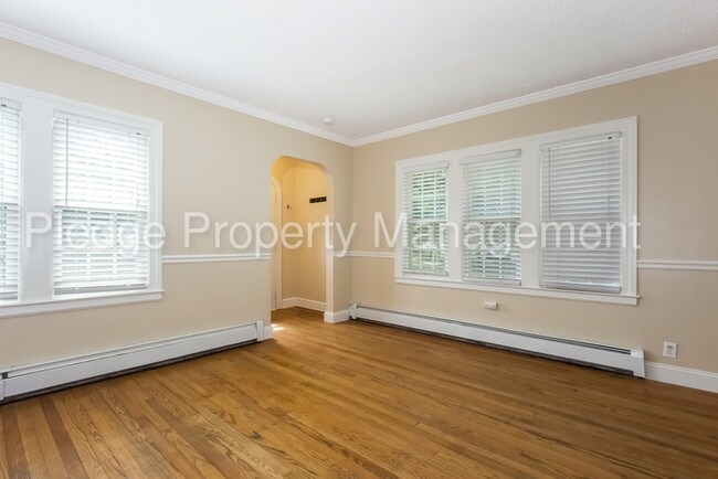 Building Photo - 76 Bamforth Rd