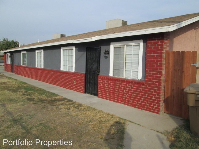 Building Photo - 1101 E 10th St